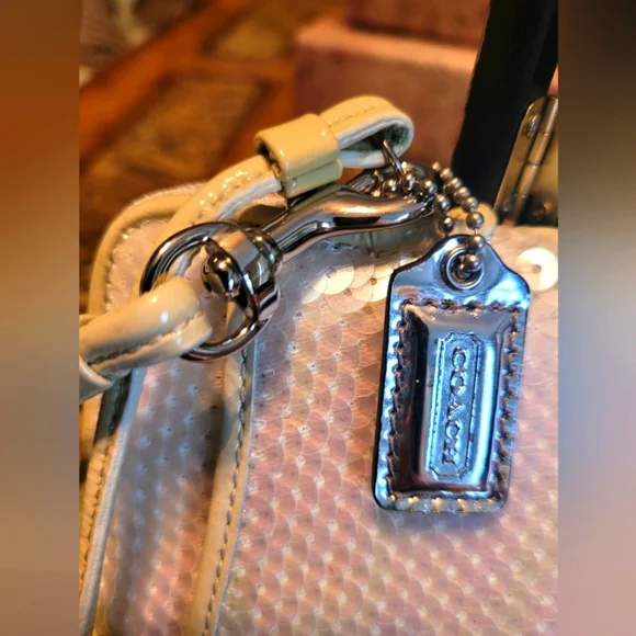 Coach Cream Wristlet - Picture 4 of 4